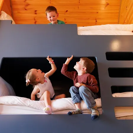مكان تخييم Leahys Pod Park *